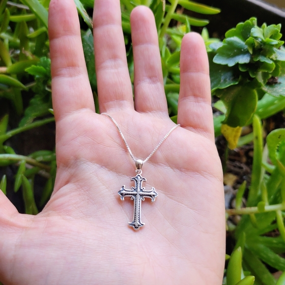 New Solid 925 Sterling Silver Ornate Cross Necklace - Picture 5 of 16